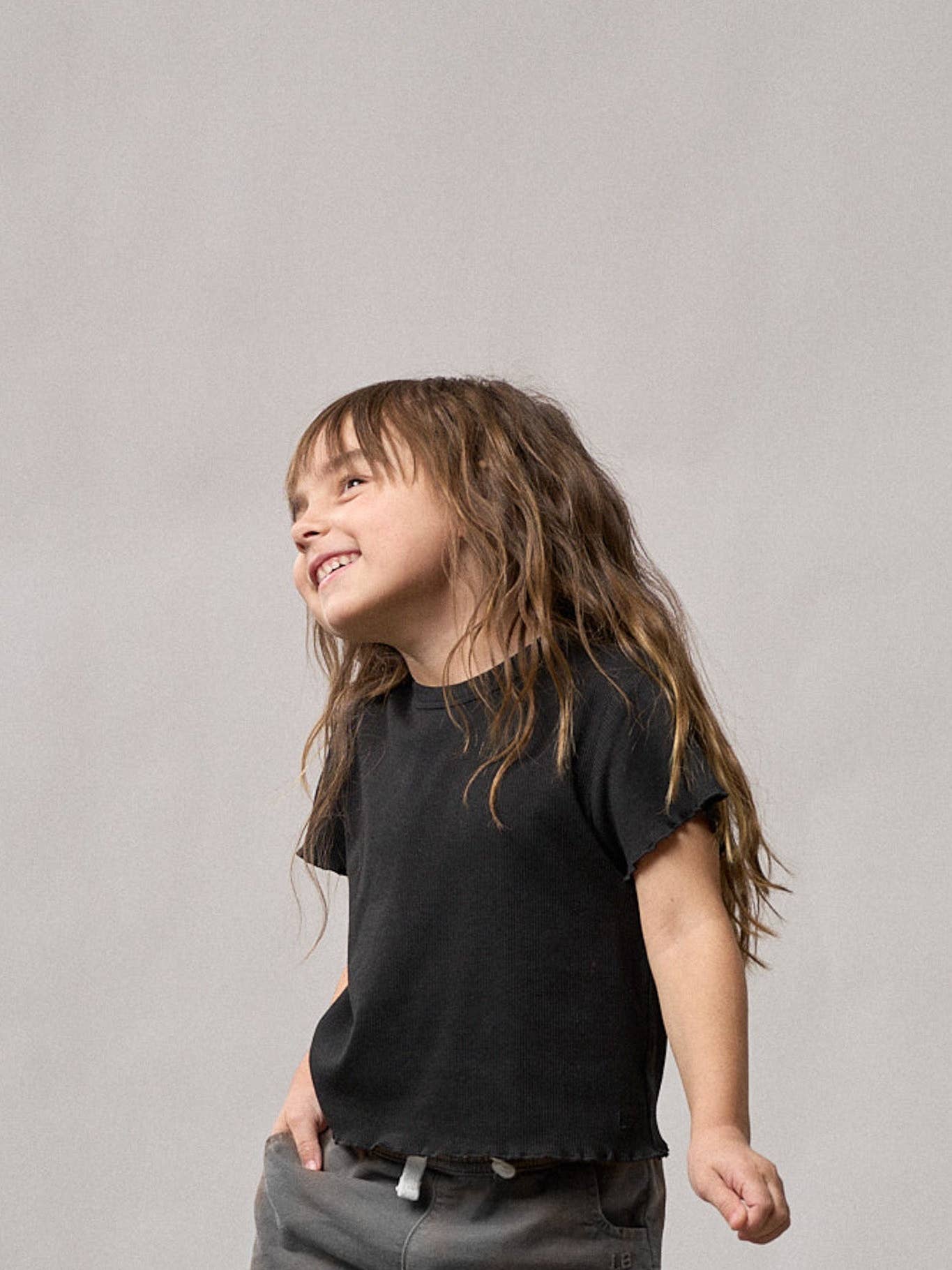 Ribbed Lettuce Trim Tee - Black